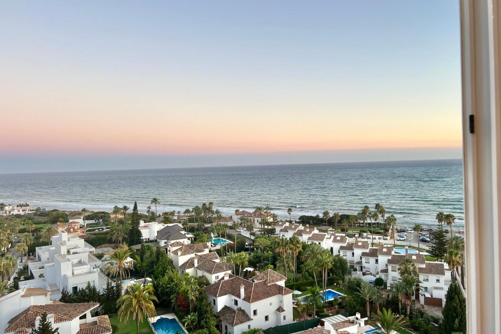 Marbella Beachfront - Beachside Apartment With Stunning Sea Views エクステリア 写真