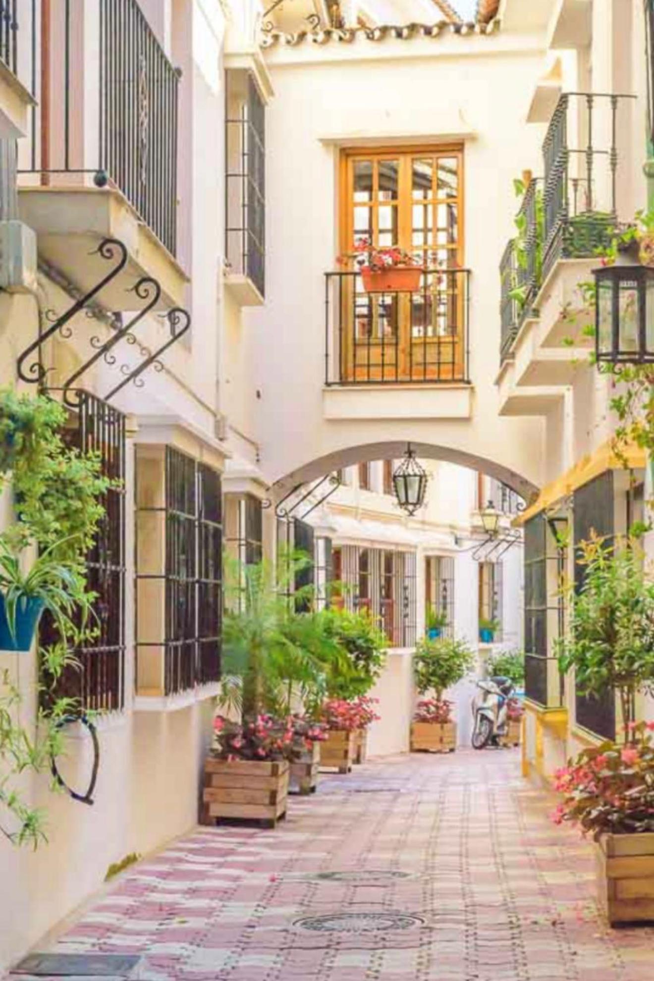 Marbella Beachfront - Beachside Apartment With Stunning Sea Views エクステリア 写真